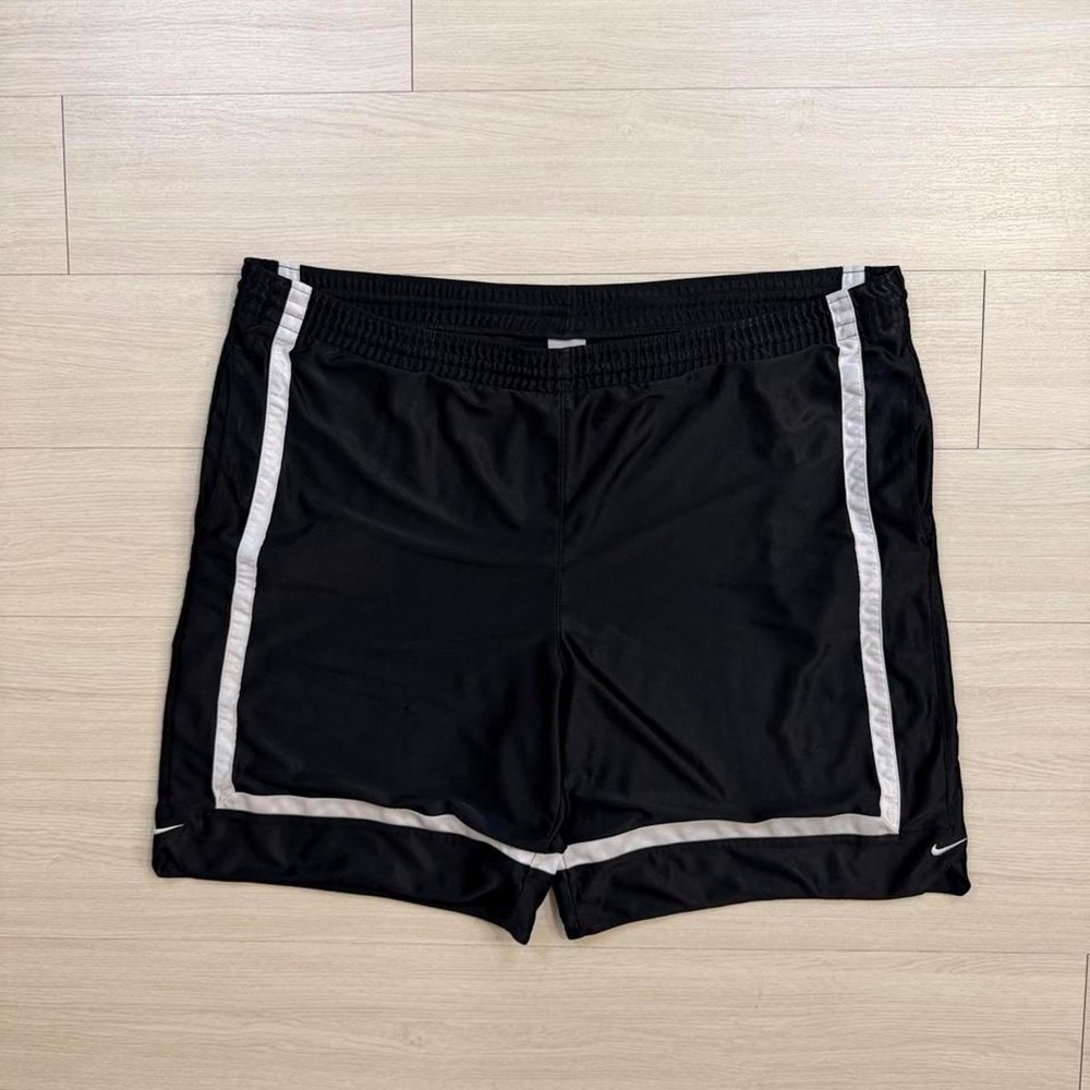 Y2K Nike Striped Black Baggy Basketball Shorts Vintage Sports